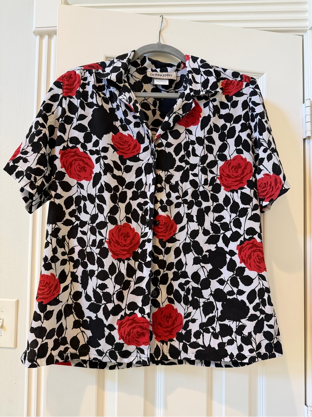Donna Kenny Short Sleeve Floral Button-Up Blouse - Red & Black Roses